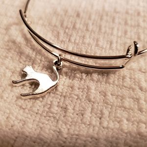 🆕️😺 NWT Cat Bracelet with Silver Charm